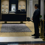 Agent de sécurité en bijouterie